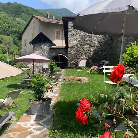 Au Cheval Blanc - Appartements Et Chambres D'Hotes 알베르빌 외부 사진