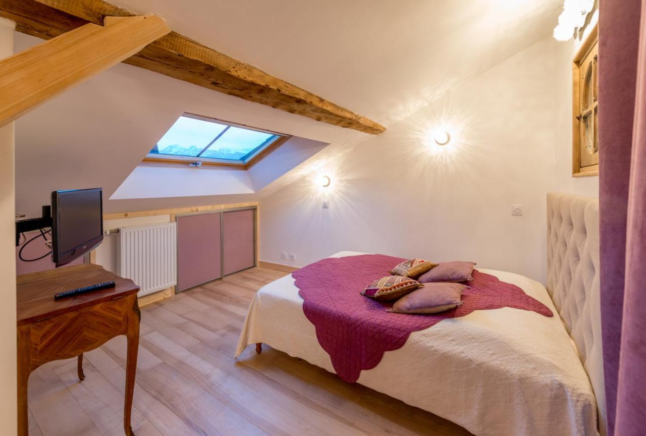 Au Cheval Blanc - Appartements Et Chambres D'Hotes 알베르빌 외부 사진