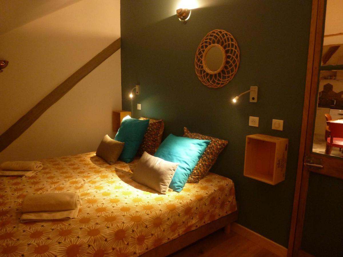Au Cheval Blanc - Appartements Et Chambres D'Hotes 알베르빌 외부 사진