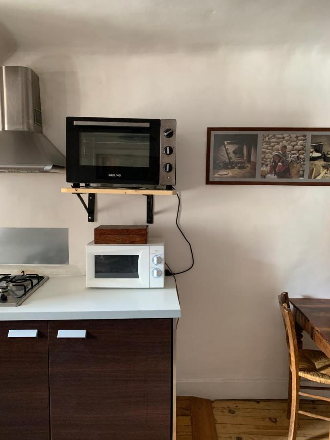 Au Cheval Blanc - Appartements Et Chambres D'Hotes 알베르빌 외부 사진