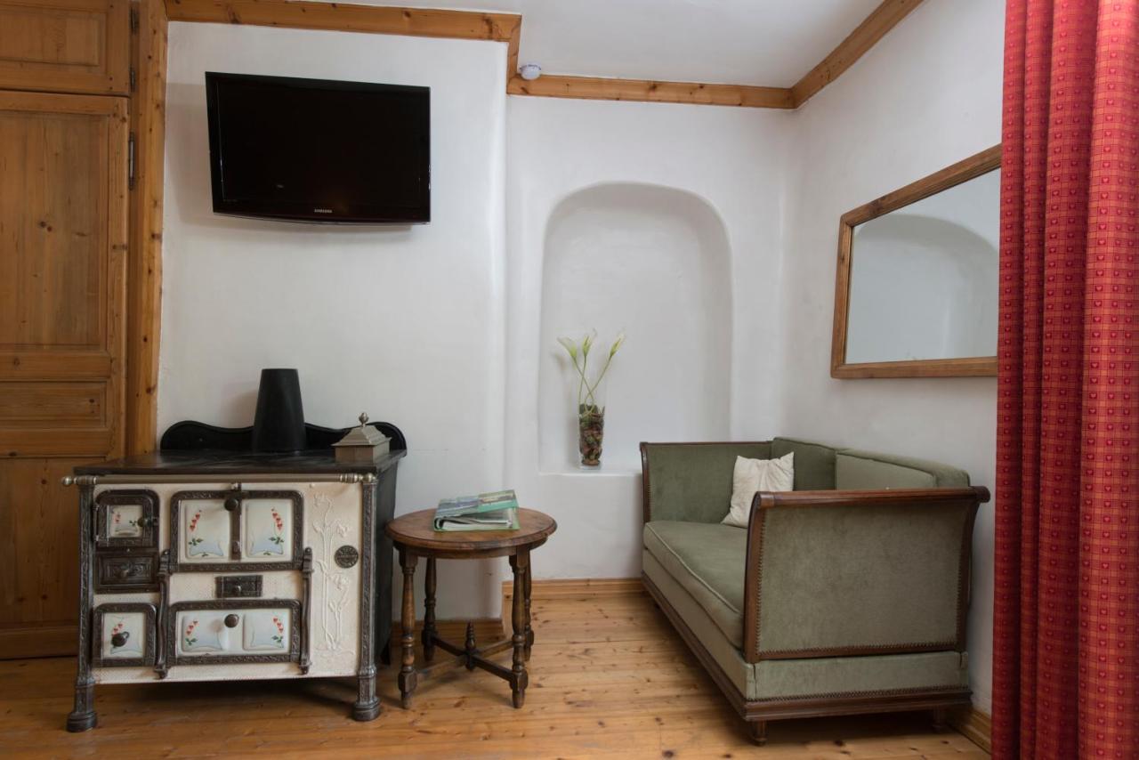 Au Cheval Blanc - Appartements Et Chambres D'Hotes 알베르빌 외부 사진
