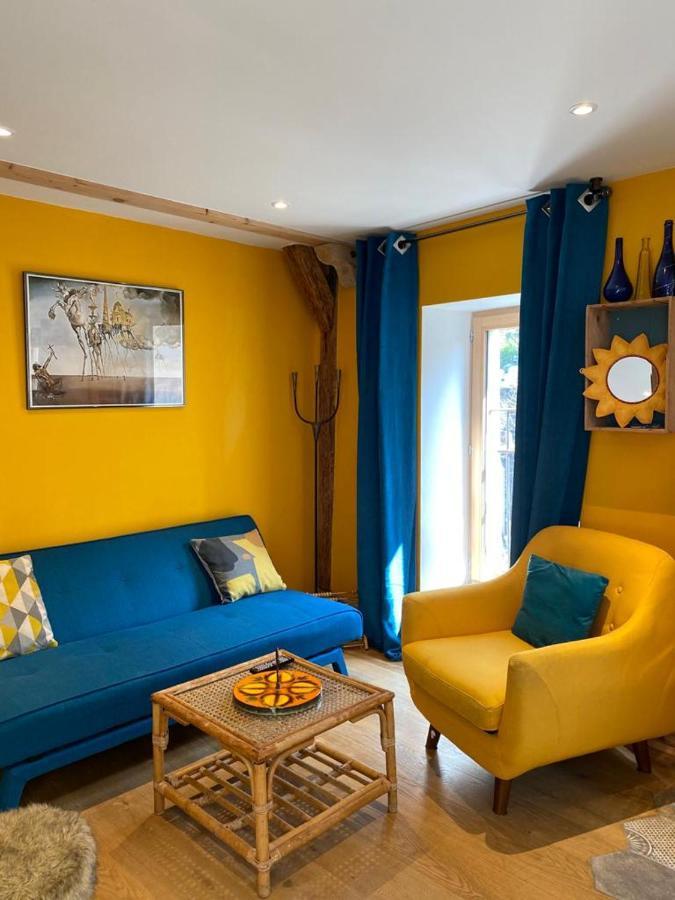 Au Cheval Blanc - Appartements Et Chambres D'Hotes 알베르빌 외부 사진